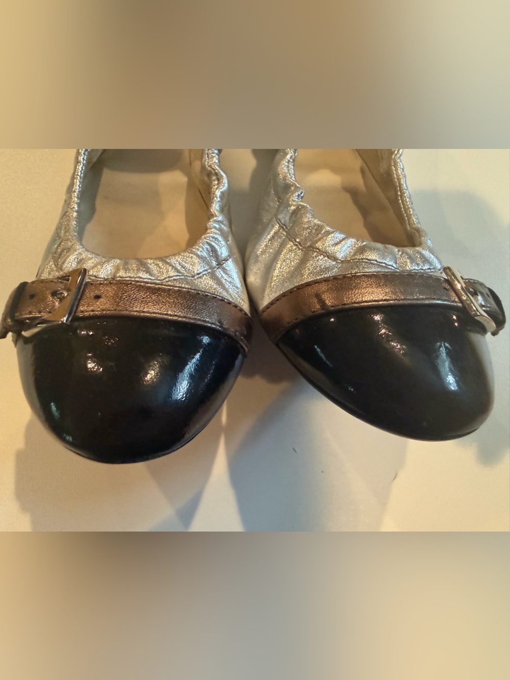 Women’s Tod’s Metallic Silver Ballet Flats with Black Cap Toe size 6 - Picture 3 of 9